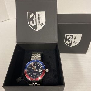 Three Leagues Bracelet Watch w/Date 44mm